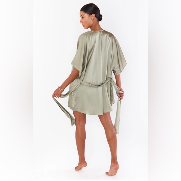 NWOT Show Me Your Mumu First Look Lux Satin Robe - Picture 3 of 7